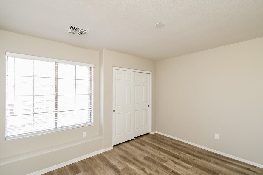 Building Photo - 8935 E Capri Ave