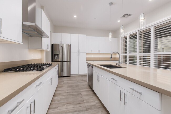 Building Photo - Luxury Summerlin/Affinity townhome