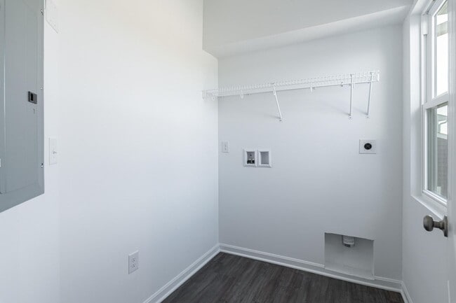 Building Photo - LIKE NeW Fisher Homes Condo Per Rent is $1849.00