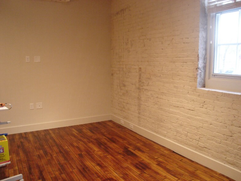 Building Photo - 425 N Prince St