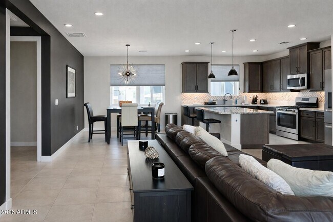 Building Photo - 11300 N Casa Dega Dr