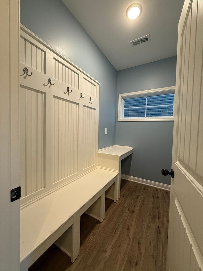Building Photo - **For Rent: Gorgeous 4 Bed, 2.5 Bath Home ...