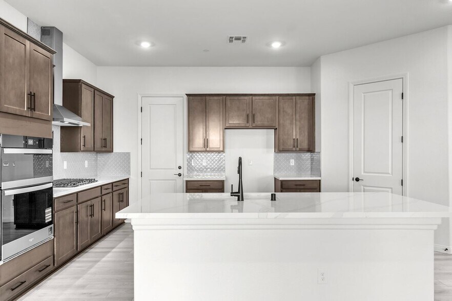 Building Photo - 584 La Vis Acrs Ln