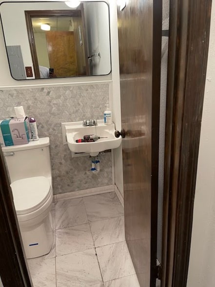 Building Photo - 15626 Silver Ridge Dr