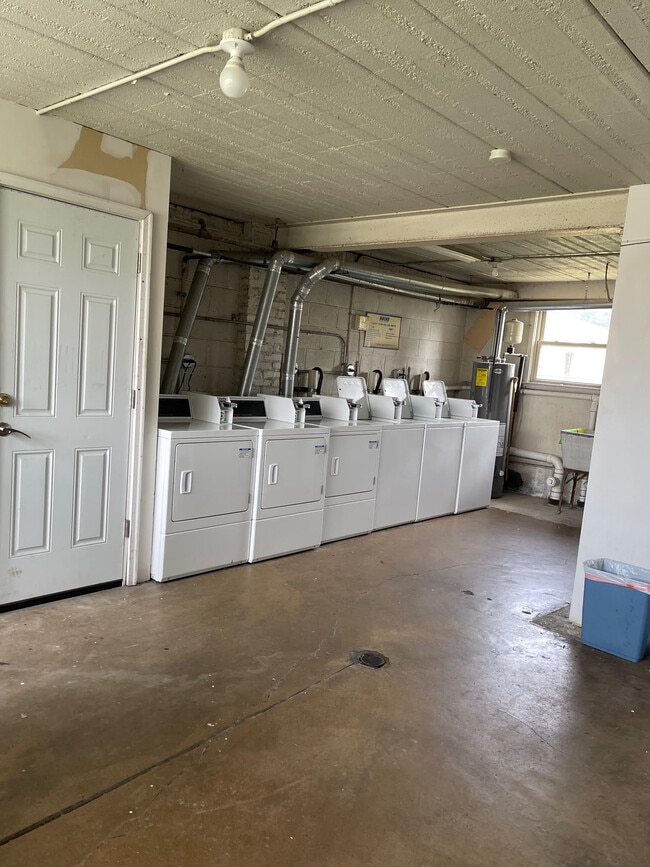 Building Photo - 7626 N Milwaukee Ave