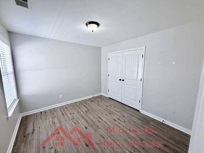 Building Photo - 1568 Wynne Rd