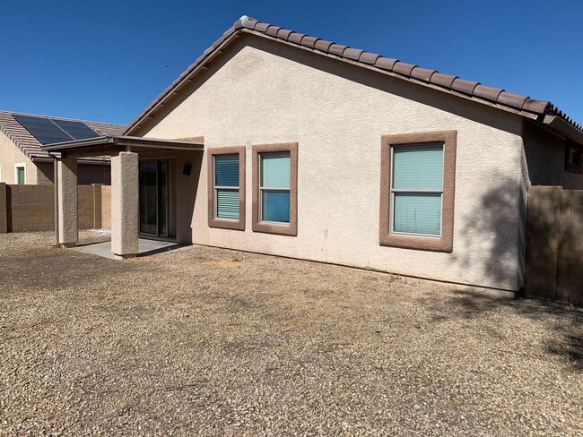 Building Photo - 4 Bedroom - 2 Bath - 1589 Sq. Ft. Home in Gladden Farms Community - Marana