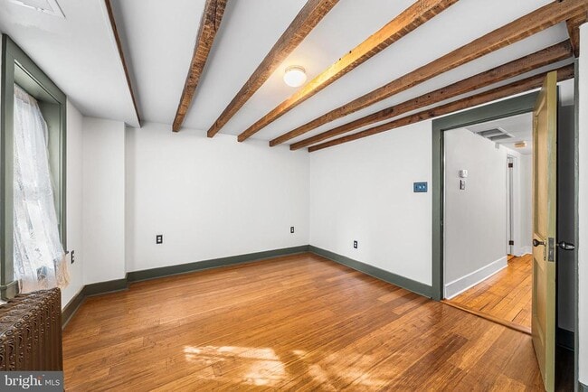 Building Photo - 907 League St