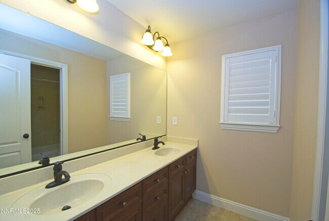 Building Photo - 4920 High Pass Dr