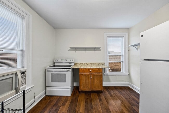 Building Photo - 75 Hamilton St