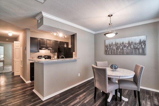 2x2 902 sq ft - Farrington