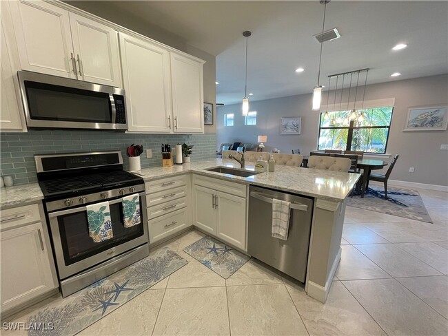 Building Photo - 7627 Jacaranda Ln