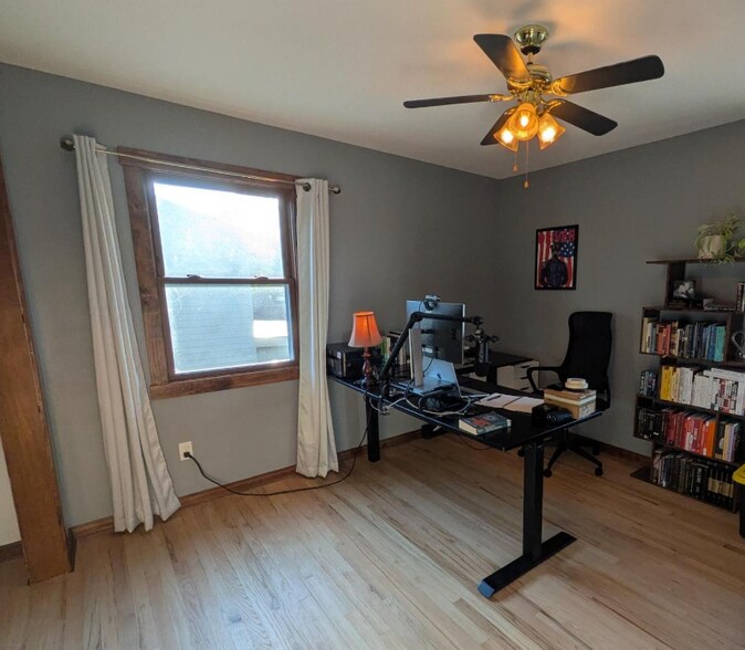 Building Photo - 4415 Amick Ave