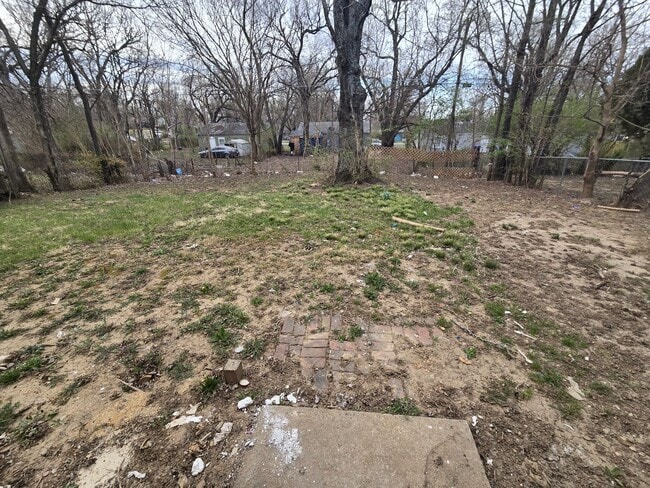 Building Photo - 2 bed 1 bath house