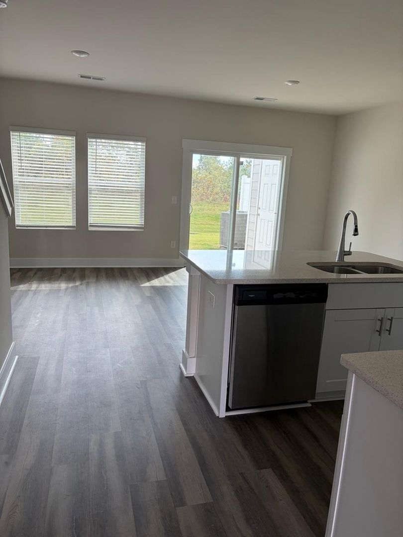 Building Photo - 961 Yarn Wy