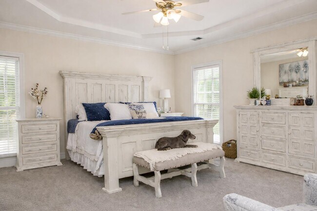 Building Photo - 565 Schaeffer Loop