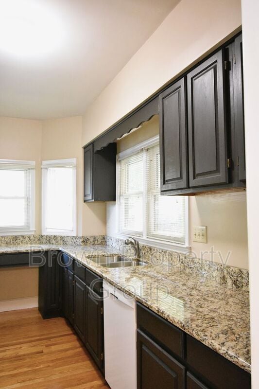 Building Photo - 741 Victorian Pl