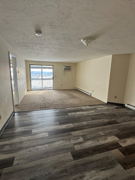 Building Photo - 11 Gibbs St