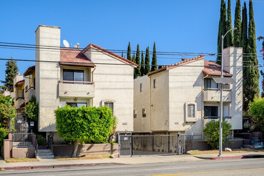 Primary Photo - 13203 Vanowen St