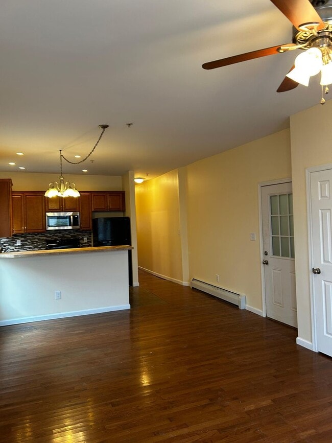 Building Photo - 1326 E Gibson St