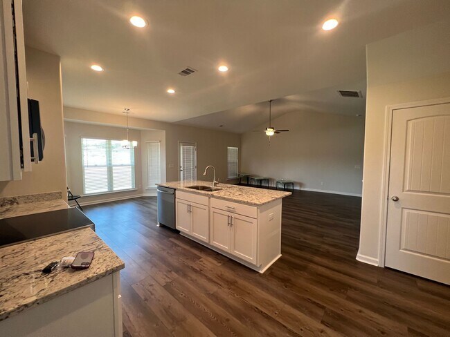 Building Photo - 105 Keats Grove Ct