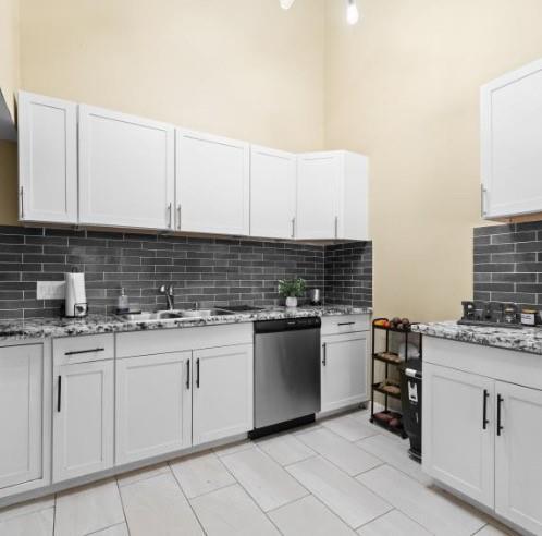 Building Photo - 11847 Plumbrook Dr