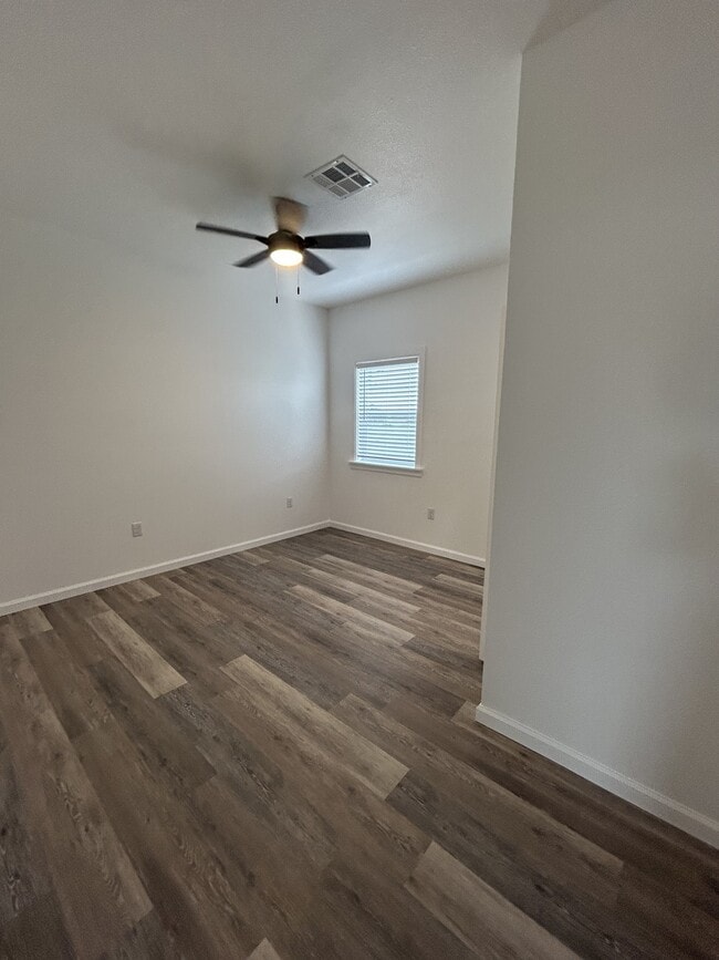 Building Photo - 2529 Cardinal Rd