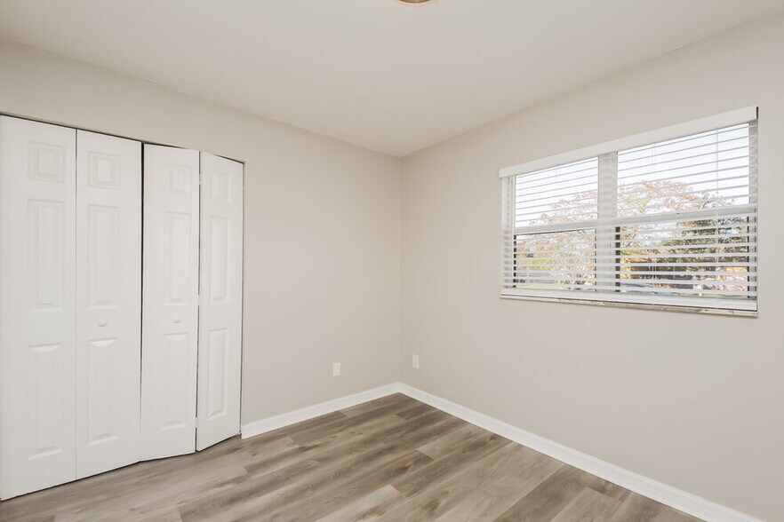 Building Photo - 2022 Valencia Cir