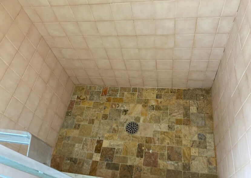 Building Photo - 313 SE 33rd St