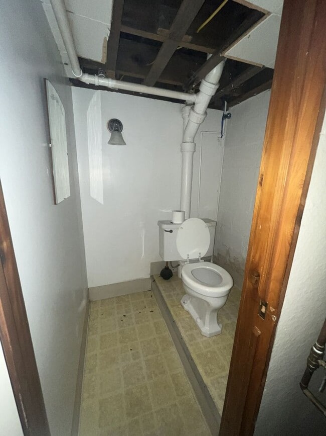 Building Photo - 2 Bedroom House Available in Fulton
