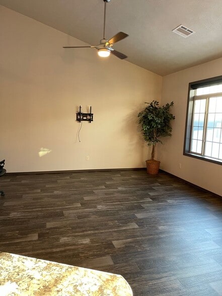 Building Photo - 5703 S Plainside Pl