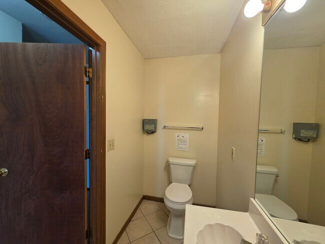 Building Photo - 1509 Whitehall Blvd