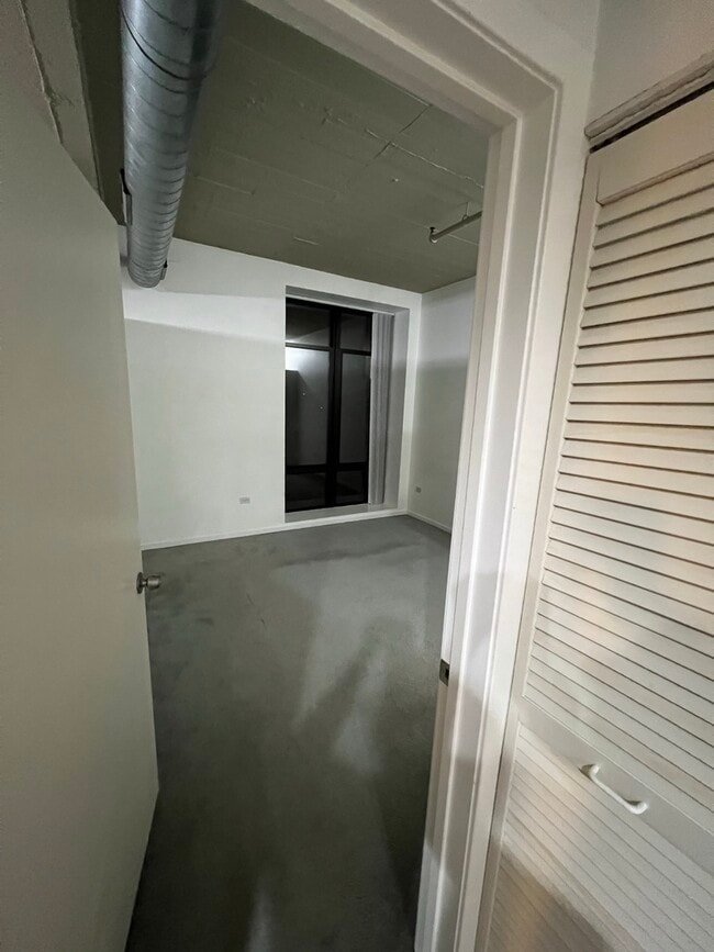 Building Photo - 1525 S Sangamon St