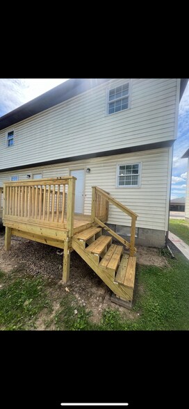 Back deck - 228 N Yencer St