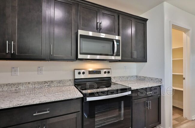 Building Photo - 3830 N Tulsa Ln
