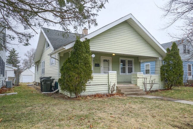 Building Photo - 525 E Eckman St