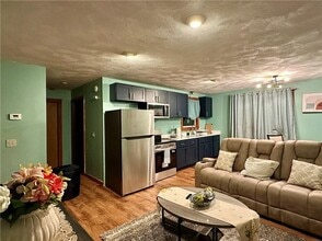 Building Photo - 44 Beatrice Ave