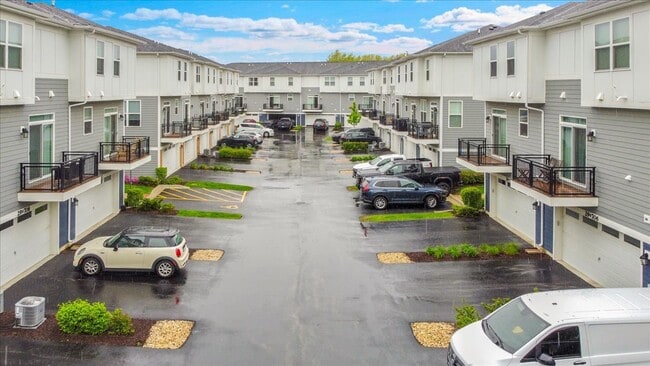 Building Photo - 29W710 Cambridge Ct