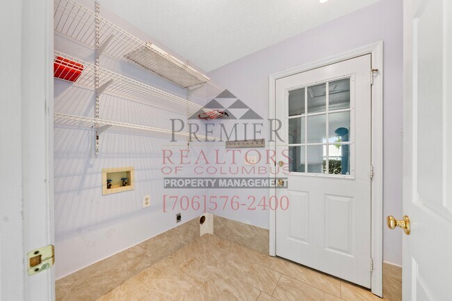 Building Photo - 2250 Rock Springs Ct