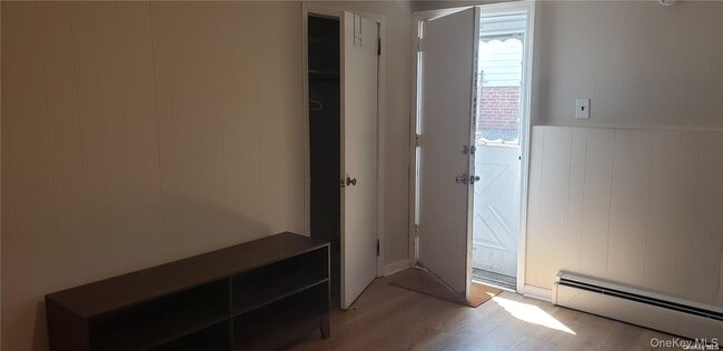 Building Photo - 430 Main St