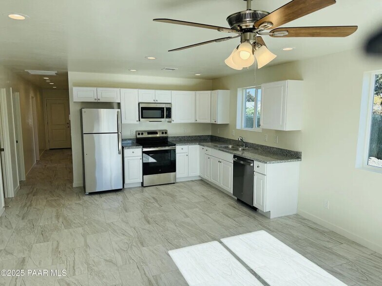 Building Photo - 7316 Spouse Dr