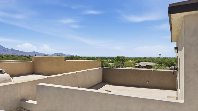 Building Photo - 7471 E Paraiso Dr