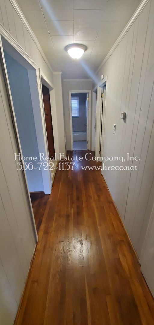 Building Photo - 2425 Machine St