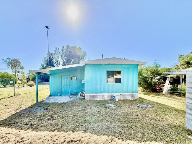 Building Photo - 6519 Sandra Dr