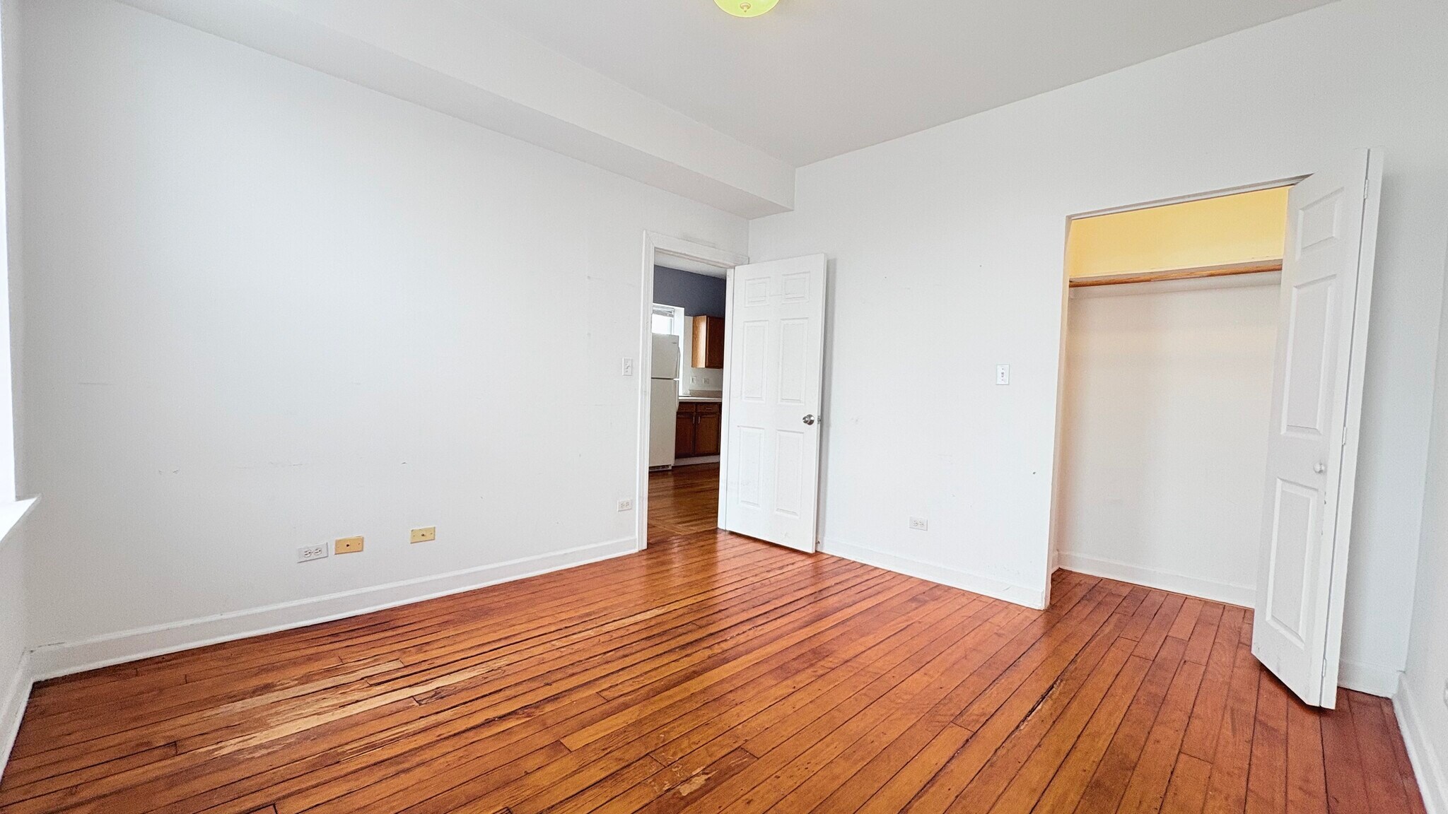 Building Photo - 1112 W 18th St