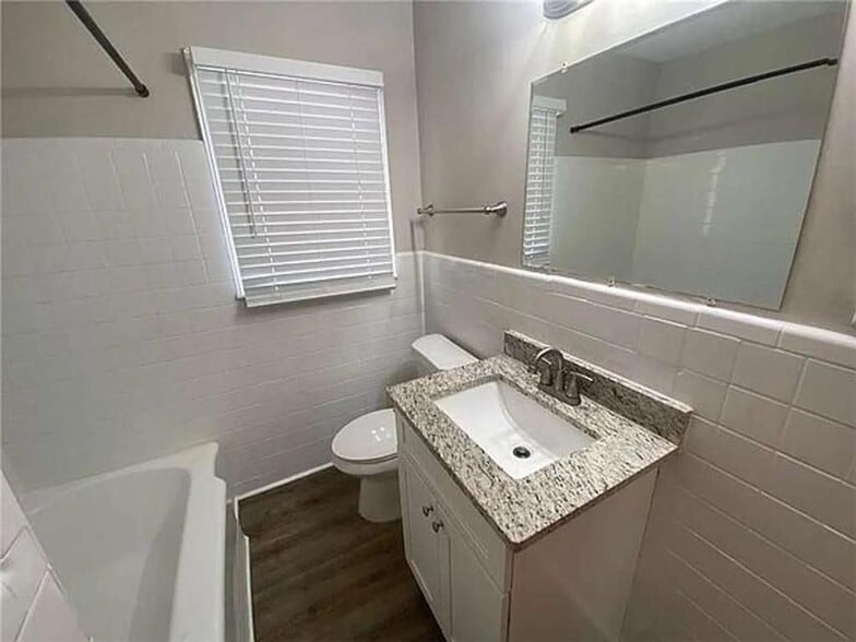 Building Photo - 2490 Brentwood Rd