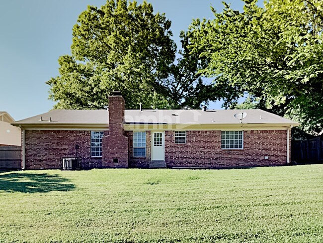 Building Photo - 5655 North Street