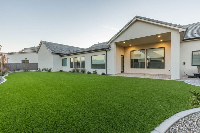 Building Photo - Gorgeous single story with RV Garage in Majestic Fields