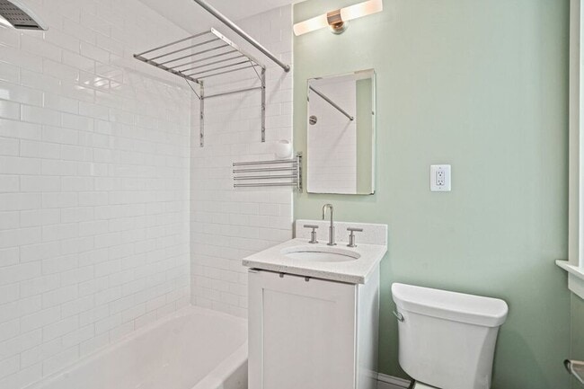 Building Photo - 1451 Park Rd NW