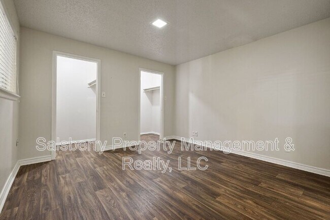 Building Photo - 4915 Westlake Dr